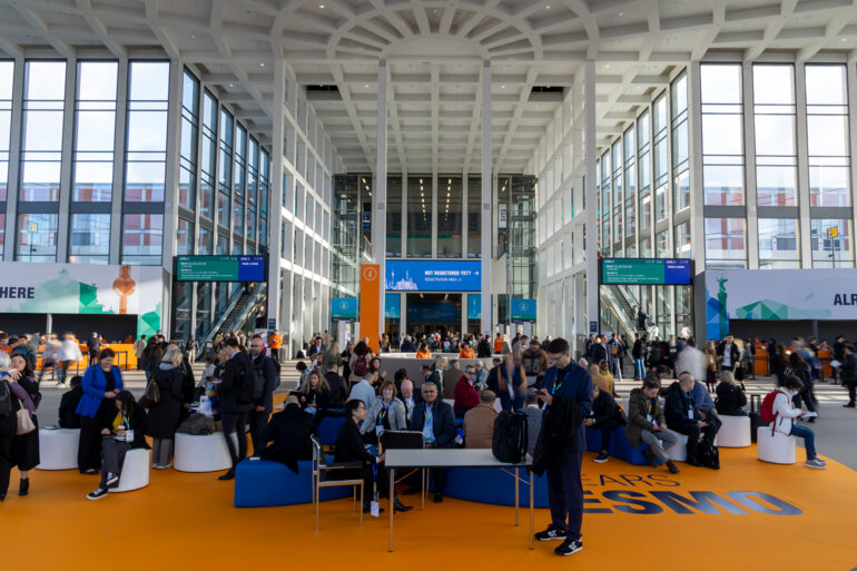 ESMO25_Delegates inside_1